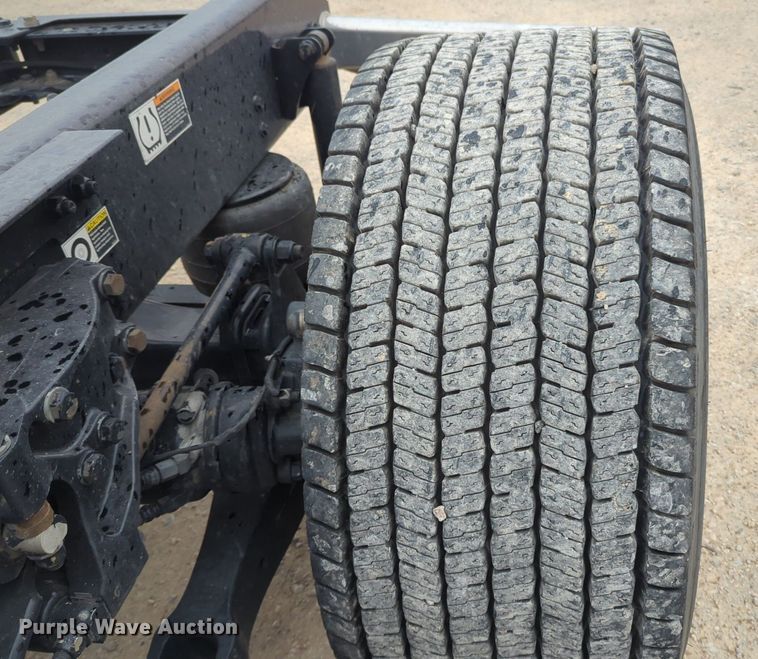 image for item NG9822 2020 Kenworth  T680 semi truck