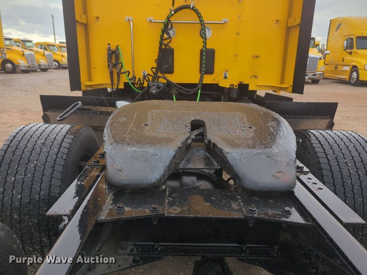 image for item NG9825 2021 Kenworth  T680 semi truck