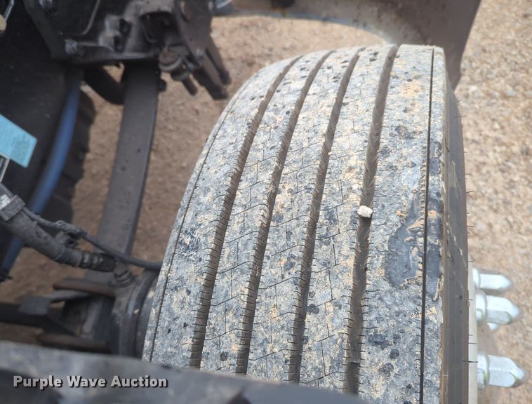 image for item NG9825 2021 Kenworth  T680 semi truck