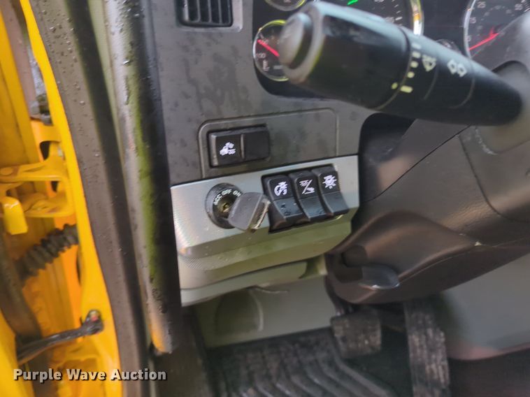 image for item NG9825 2021 Kenworth  T680 semi truck