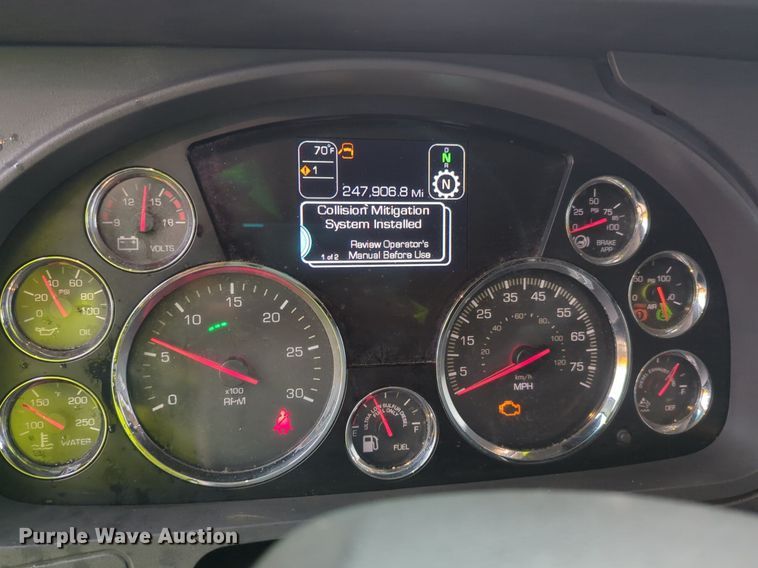 image for item NG9825 2021 Kenworth  T680 semi truck