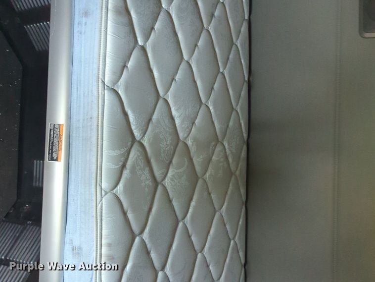 image for item NG9825 2021 Kenworth  T680 semi truck