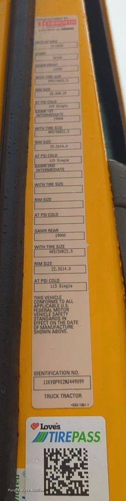 image for item NG9825 2021 Kenworth  T680 semi truck