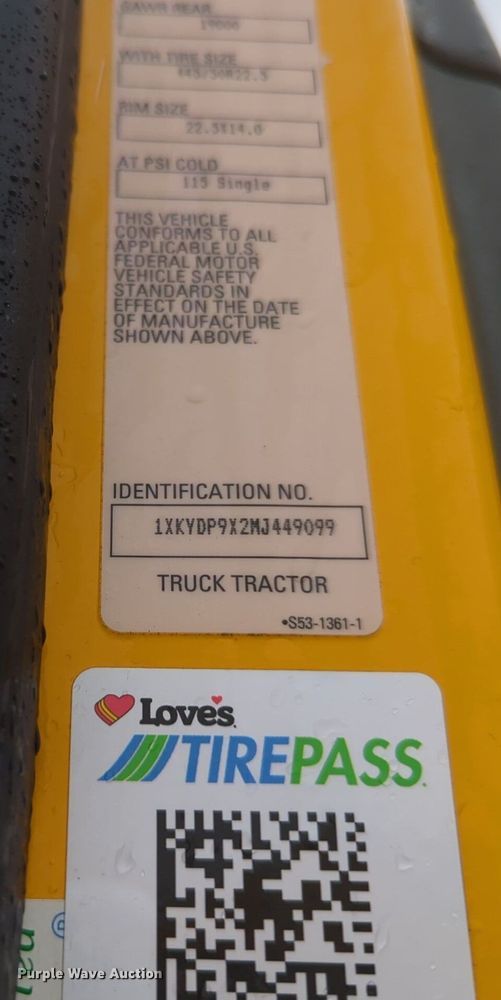 image for item NG9825 2021 Kenworth  T680 semi truck