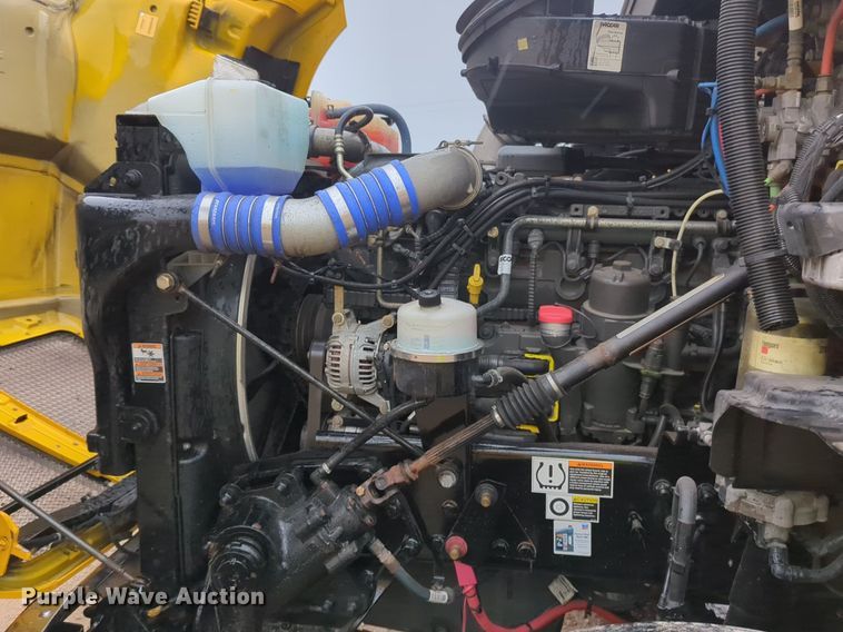 image for item NG9825 2021 Kenworth  T680 semi truck