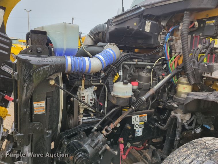 image for item NG9825 2021 Kenworth  T680 semi truck