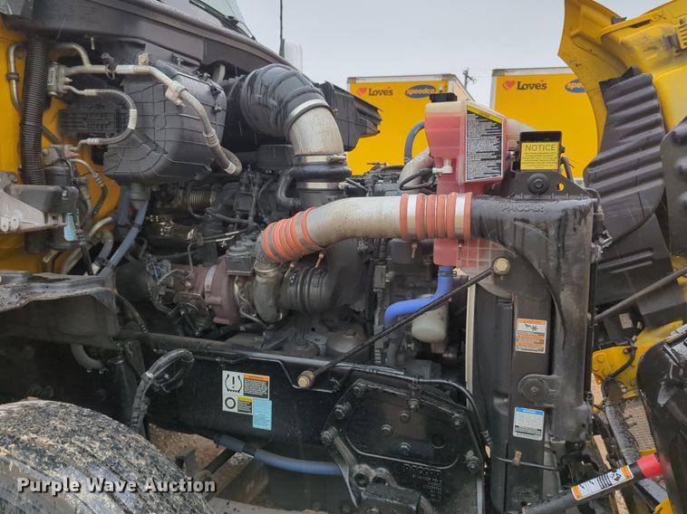 image for item NG9825 2021 Kenworth  T680 semi truck