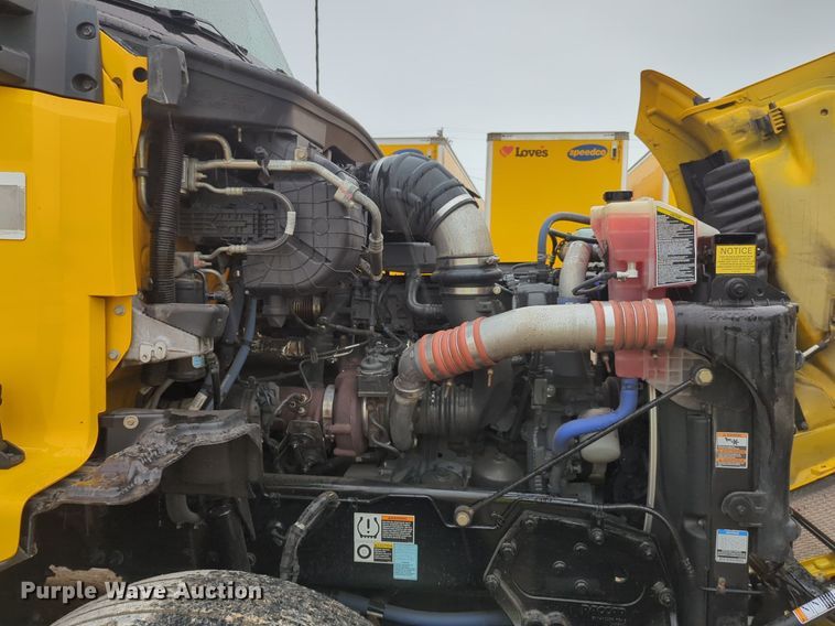 image for item NG9825 2021 Kenworth  T680 semi truck