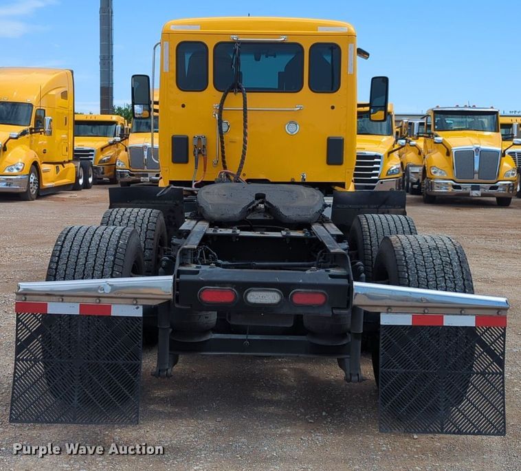 image for item NG9826 2020 Kenworth  T680 semi truck