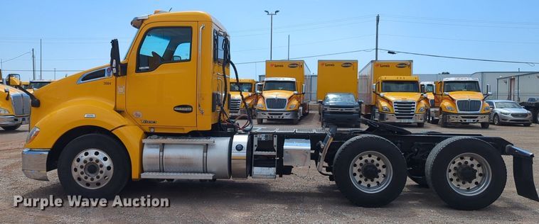 image for item NG9826 2020 Kenworth  T680 semi truck