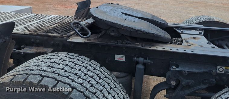 image for item NG9826 2020 Kenworth  T680 semi truck