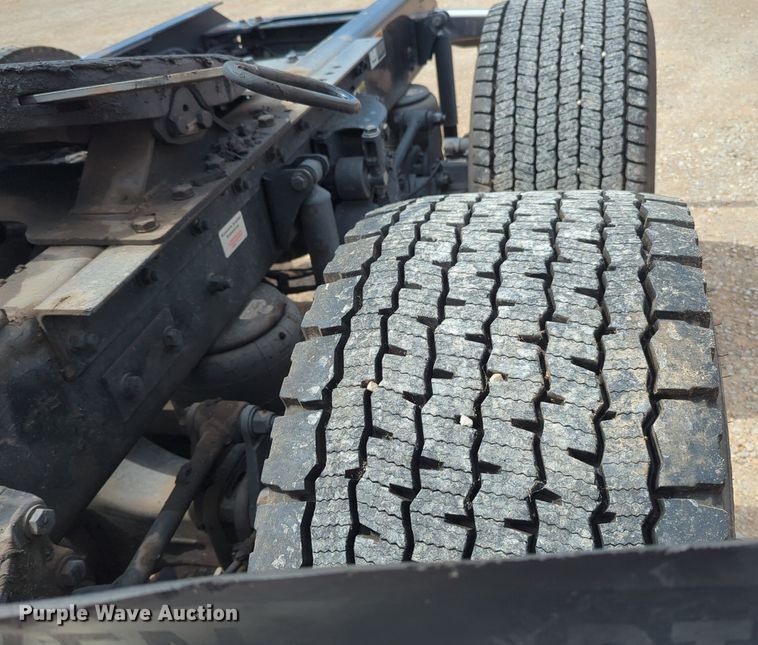 image for item NG9826 2020 Kenworth  T680 semi truck