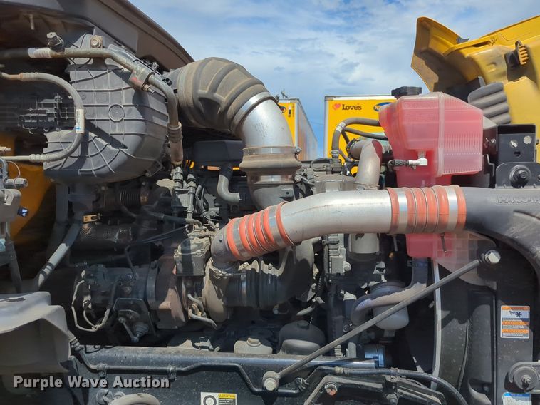 image for item NG9826 2020 Kenworth  T680 semi truck