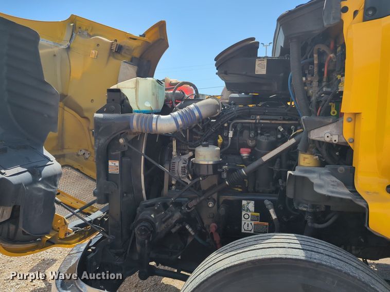 image for item NG9826 2020 Kenworth  T680 semi truck