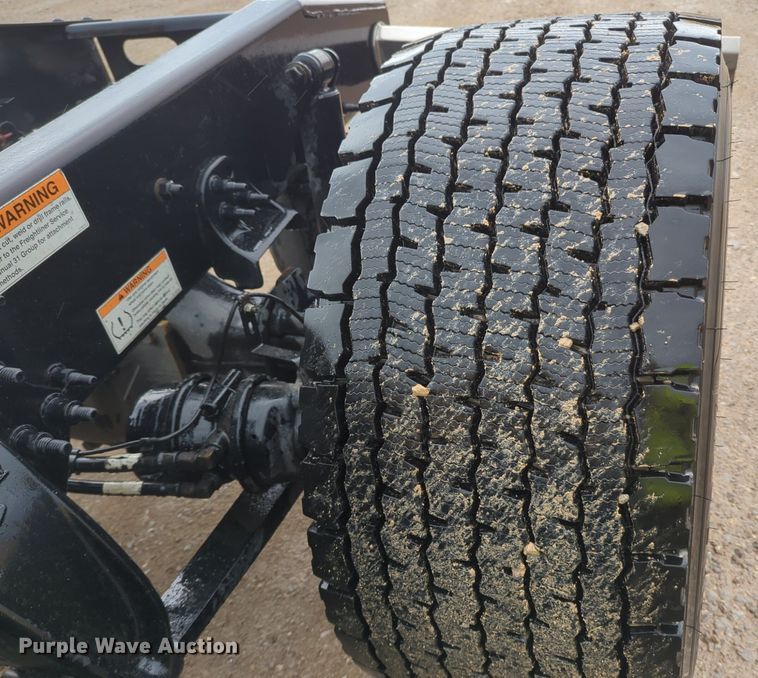 image for item NG9828 2021 Freightliner  Cascadia 126 semi truck