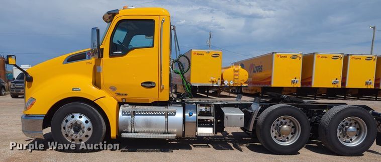 image for item NG9829 2020 Kenworth  T680 semi truck