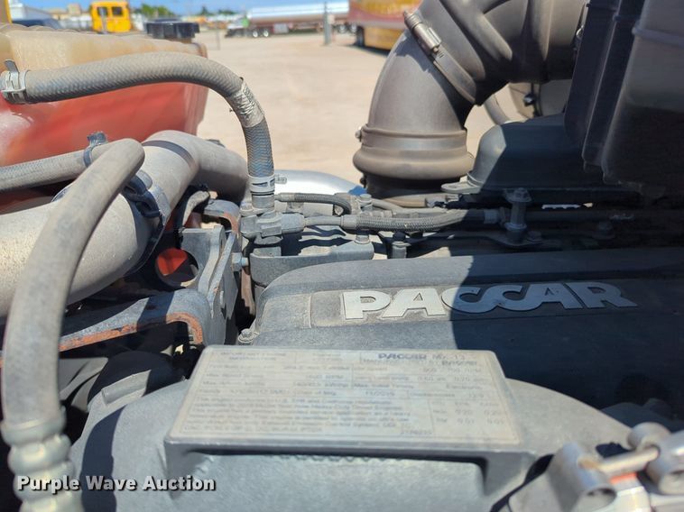 image for item NG9829 2020 Kenworth  T680 semi truck