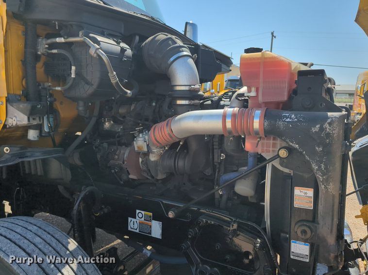 image for item NG9829 2020 Kenworth  T680 semi truck