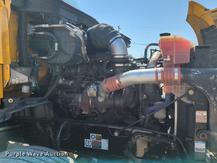 image for item NG9829 2020 Kenworth  T680 semi truck