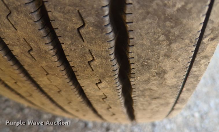 image for item NG9829 2020 Kenworth  T680 semi truck