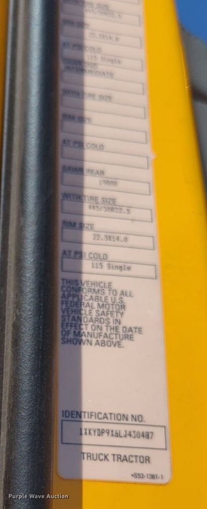 image for item NG9829 2020 Kenworth  T680 semi truck