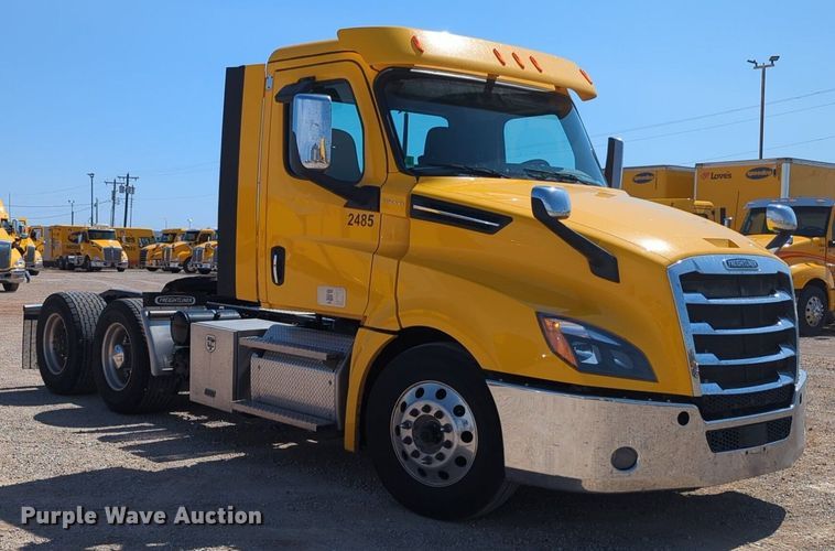 image for item NG9830 2020 Freightliner  Cascadia 126 semi truck