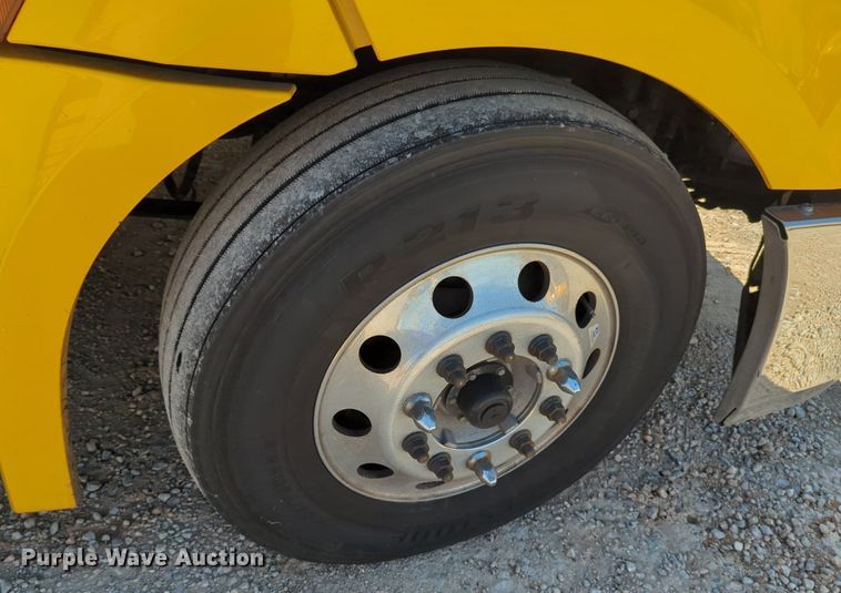 image for item NG9830 2020 Freightliner  Cascadia 126 semi truck