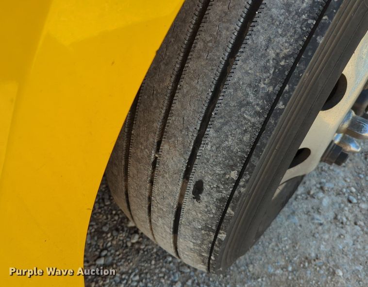 image for item NG9830 2020 Freightliner  Cascadia 126 semi truck