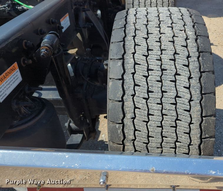 image for item NG9830 2020 Freightliner  Cascadia 126 semi truck