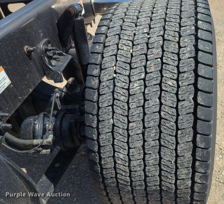 image for item NG9830 2020 Freightliner  Cascadia 126 semi truck