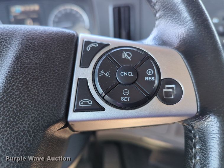 image for item NG9830 2020 Freightliner  Cascadia 126 semi truck