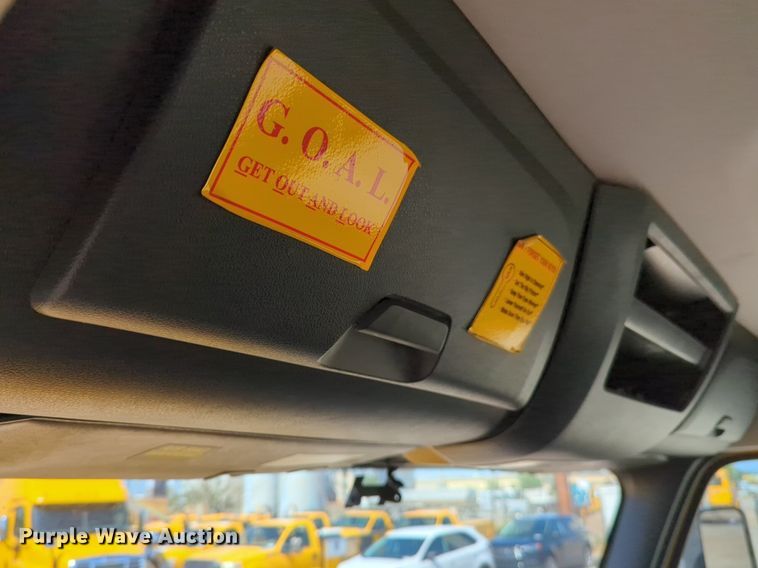 image for item NG9830 2020 Freightliner  Cascadia 126 semi truck