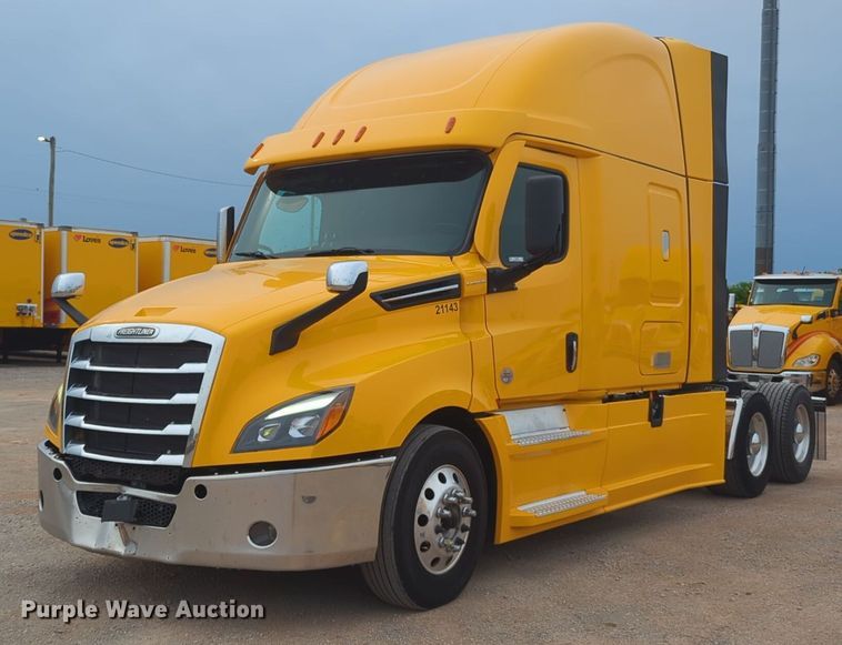 image for item NG9839 2021 Freightliner  Cascadia 126 semi truck