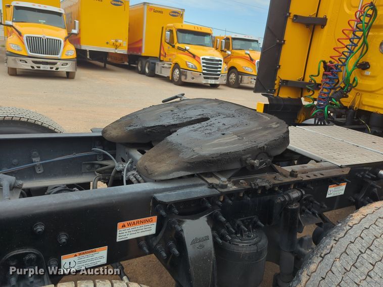 image for item NG9839 2021 Freightliner  Cascadia 126 semi truck