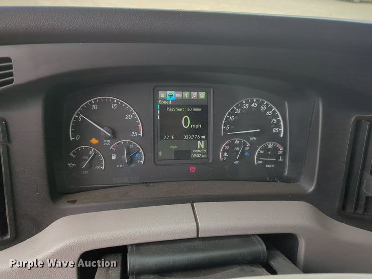 image for item NG9839 2021 Freightliner  Cascadia 126 semi truck