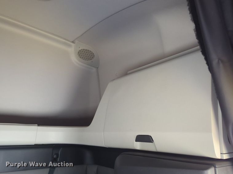 image for item NG9839 2021 Freightliner  Cascadia 126 semi truck