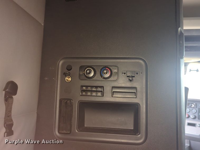 image for item NG9839 2021 Freightliner  Cascadia 126 semi truck