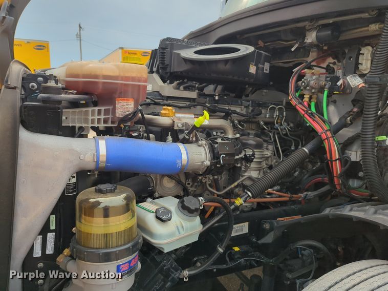 image for item NG9839 2021 Freightliner  Cascadia 126 semi truck