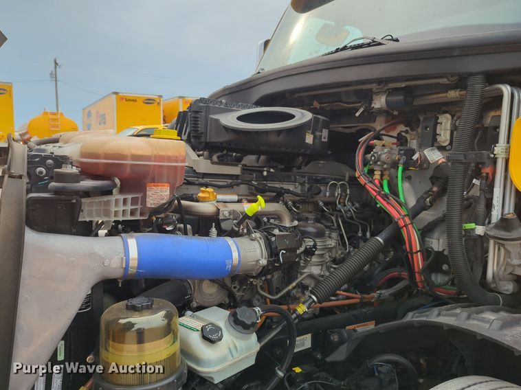 image for item NG9839 2021 Freightliner  Cascadia 126 semi truck