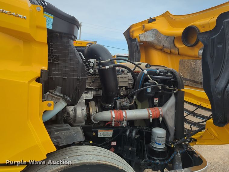 image for item NG9839 2021 Freightliner  Cascadia 126 semi truck