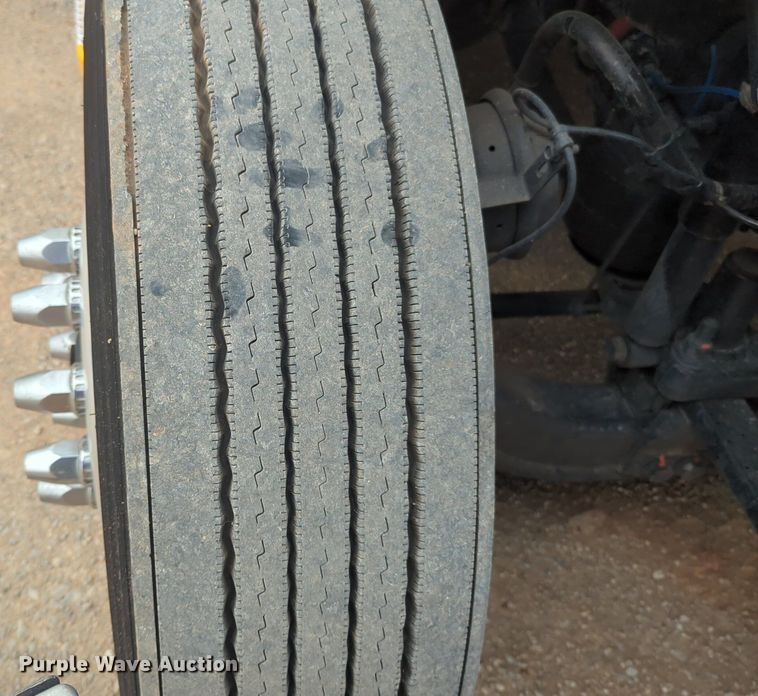 image for item NG9839 2021 Freightliner  Cascadia 126 semi truck