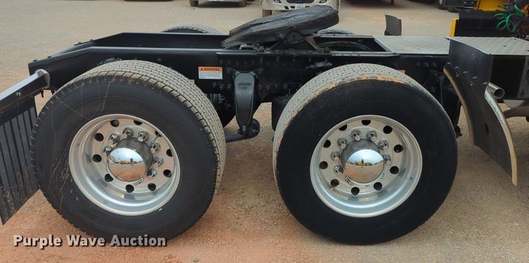 image for item NG9839 2021 Freightliner  Cascadia 126 semi truck