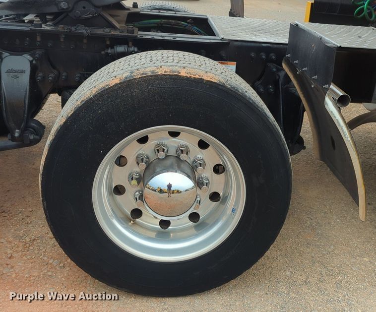 image for item NG9839 2021 Freightliner  Cascadia 126 semi truck