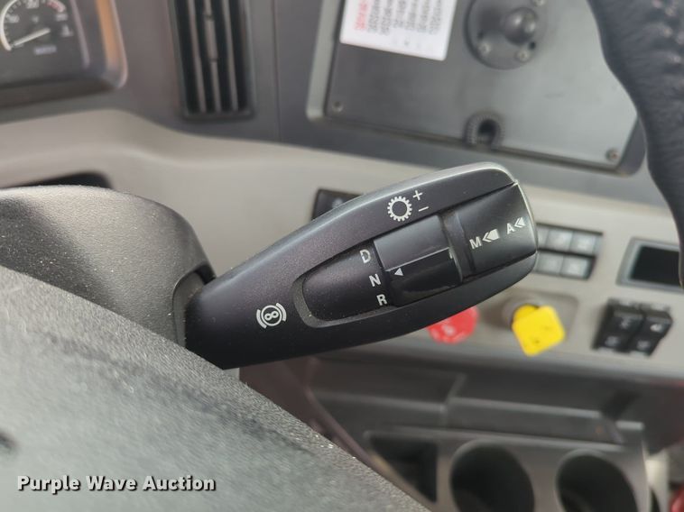 image for item NG9847 2020 Freightliner  Cascadia 126 semi truck