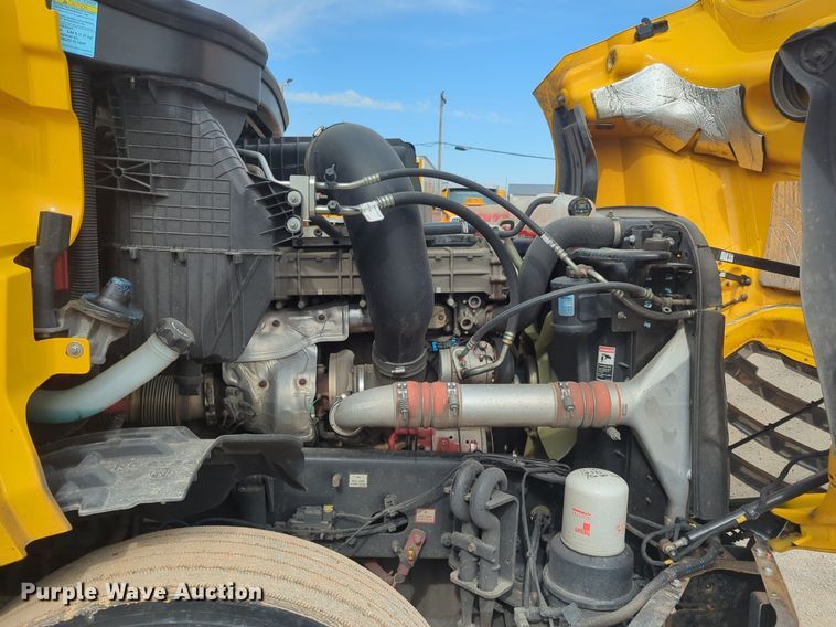 image for item NG9847 2020 Freightliner  Cascadia 126 semi truck