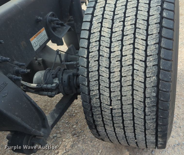 image for item NG9847 2020 Freightliner  Cascadia 126 semi truck