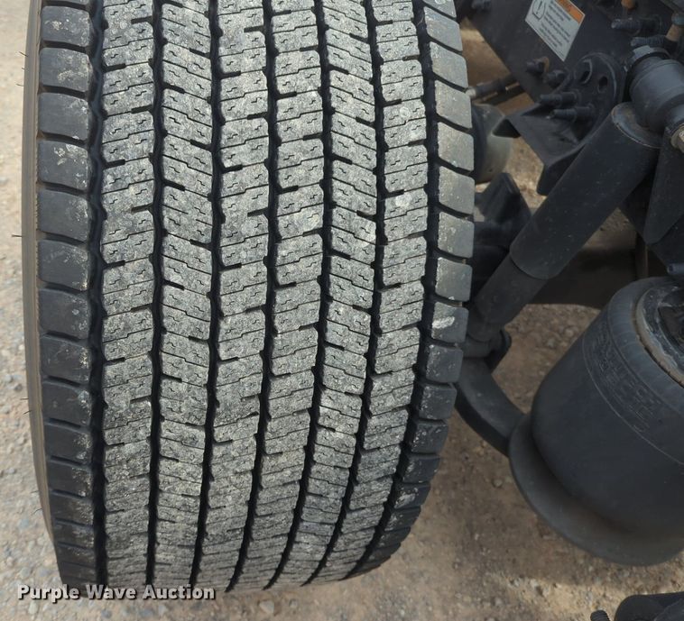 image for item NG9847 2020 Freightliner  Cascadia 126 semi truck