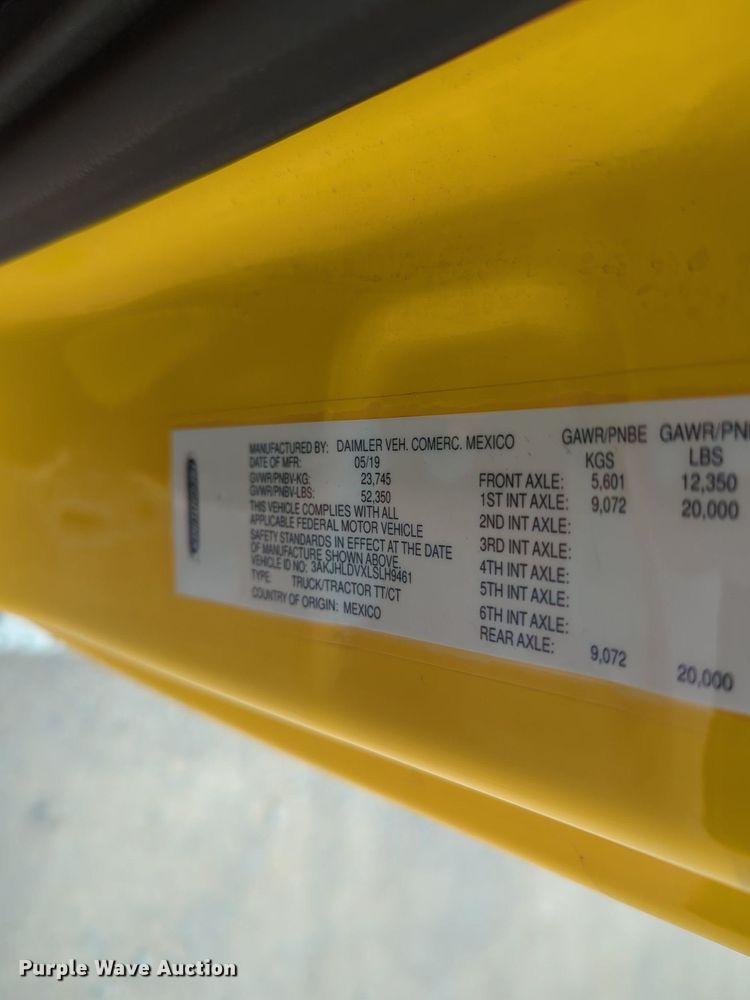 image for item NG9847 2020 Freightliner  Cascadia 126 semi truck