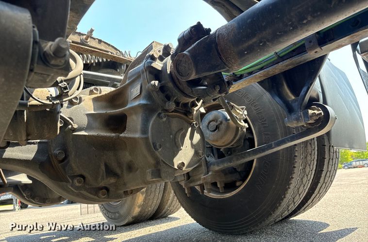 image for item NH9197 2018 Freightliner  Cascadia semi truck