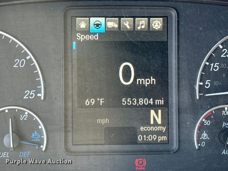 image for item NH9197 2018 Freightliner  Cascadia semi truck